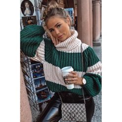 Sweter ABRIANA. Kardigany damskie Sweter ABRIANA, uniwersalny, bez wzorów. W wyprzedaży za 59.00 zł.