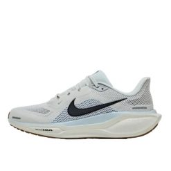 Nike Air Zoom Pegasus 41 Sail Blue Tint Wolf Grey Anthracite. Białe buty sportowe męskie Nike, z meshu, bez zapięcia, do biegania. W wyprzedaży za 695.58 zł.