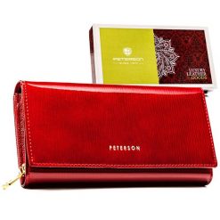 Czerwony portfel damski ze skóry naturalnej zamykany na zatrzask - Peterson. Czerwone portfele damskie Peterson, bez wzorów, z lakierowanej skóry. Za 129.99 zł.