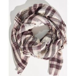 Szal w kratkę - Fioletowy. Fioletowe szaliki i chusty damskie Sinsay, w kratkę. Za 39.99 zł.