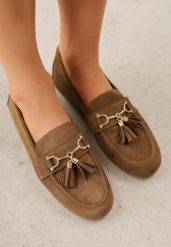 Ciemnobeżowe Mokasyny VICES z Modnymi Chwostami z Imitacji Zamszu z Wkładką z Naturalnej Skóry Calirea. Brązowe mokasyny damskie Born2be, z jeansu, biznesowe. Za 89.99 zł.
