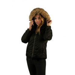 Kurtka przeciwdeszczowa dla kobiet do jazdy konnej Flags&Cup Forssa. Czarne kurtki damskie FLAGS&CUP, na zimę, bez wzorów, bez kaptura, do jazdy konnej. Za 843.50 zł.