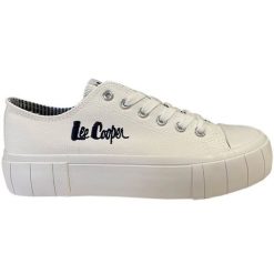 Buty Lee Cooper LCW-24-31-2743LA białe. Białe trampki i tenisówki damskie bez wzorów, z gumy, klasyczne, bez zapięcia. W wyprzedaży za 190.88 zł.