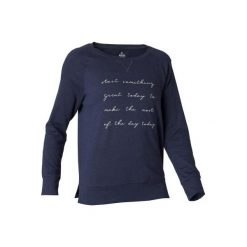 Koszulka długi rękaw Gym & Pilates 500 damska granatowa z nadrukiem. Niebieskie t-shirty damskie DOMYOS, l, bez wzorów, z bawełny, bez kołnierzyka. Za 39.99 zł.