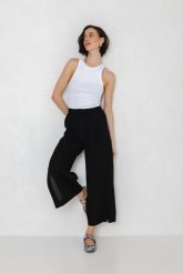SPODNIE ZORA CZARNE XS - Flawless. Czarne spodnie materiałowe damskie Flawless, xs, bez wzorów, z gumy. Za 329.00 zł.