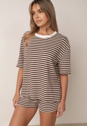 Brązowy Komplet Bawełniany z Dzianiny Szorty i T-shirt o Luźnym Kroju w Paski Proseltte. Brązowe szorty damskie Born2be, uniwersalny, bez wzorów, z bawełny, eleganckie. Za 149.99 zł.