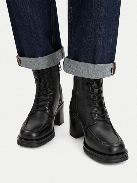 G-STAR Botki CEO-WI34-TRUST-05 Czarny. Czarne botki damskie G-Star, retro, bez obcasa, na słupku, bez zapięcia. Za 399.99 zł.