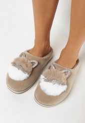 Ciemnobeżowe Kapcie Futrzane z Kotkiem Rirovi. Brązowe kapcie damskie Born2be, z aplikacjami, z dresówki. Za 29.99 zł.