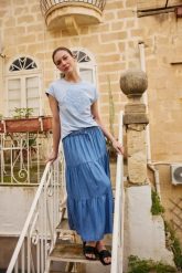 Spódnica lyocell niebieska. Niebieskie spódnice damskie MOODO, l, bez wzorów, z lyocellu. Za 139.99 zł.