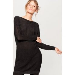 Sweter z wycięciem na plecach - Czarny. Czarne swetry damskie Mohito, z dekoltem na plecach. W wyprzedaży za 79.99 zł.