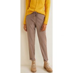 Mango - Spodnie Fluid. Legginsy damskie Mango. W wyprzedaży za 69.90 zł.
