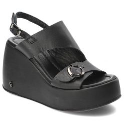Czarne Sandały Carinii Modne Obuwie Damskie Na Koturnie. Czarne klapki damskie Carinii, bez wzorów, ze skóry, eleganckie, bez obcasa, na koturnie. Za 359.00 zł.