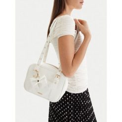 Torebka JENNY. Torebki do ręki damskie Jenny, bez wzorów, klasyczne, bez dodatków. Za 129.99 zł.