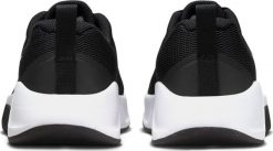 Nike Nike moteriški treniruočių bateliai MC TRAINER 3, juodi. Obuwie sportowe damskie Nike, bez wzorów. Za 306.09 zł.