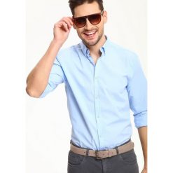 KOSZULA DŁUGI RĘKAW MĘSKA REGULAR FIT. Koszule męskie marki TOP SECRET. W wyprzedaży za 39.99 zł.