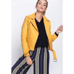 Granatowy Sweter Free Dance. Niebieskie swetry damskie Born2be, dekolt w kształcie v. Za 44.99 zł.