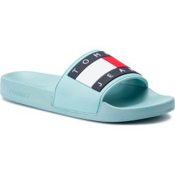 Klapki TOMMY JEANS - Flag Pool Slide EN0EN00474 Canal Blue 446. Klapki damskie marki Tommy Jeans. Za 229.00 zł.