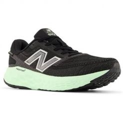 Buty do biegania damskie New Balance WEVOZGP4BLA. Czarne obuwie sportowe damskie New Balance, bez wzorów, do biegania. Za 868.00 zł.