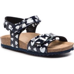 Sandały GEOX - B Sand.Chalki G. A B922RA 000HH C4211 S Navy/White. Czarne sandały dziewczęce Geox, z materiału, bez zapięcia. W wyprzedaży za 139.00 zł.