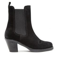 Botki Simple. Czarne botki damskie Simple, bez obcasa, na słupku, bez zapięcia. Za 479.99 zł.
