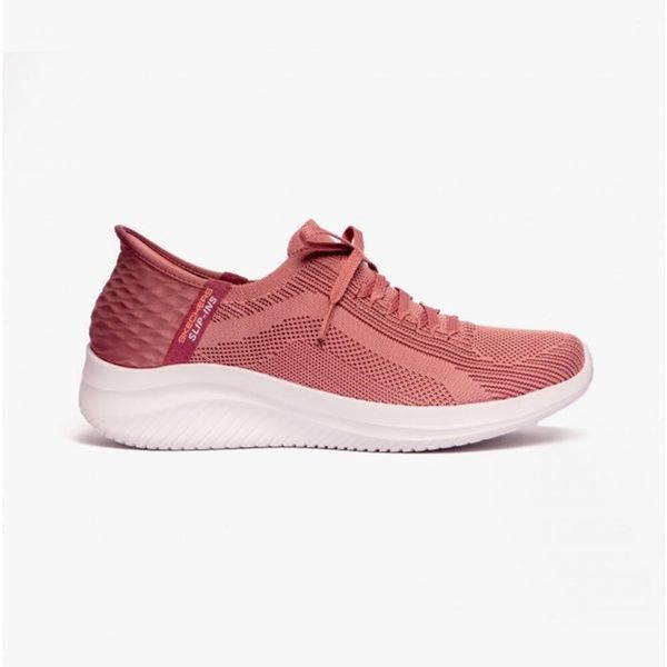 Buty do chodzenia damskie Skechers Slip-ins Ultra Flex 3.0. Czerwone trampki i tenisówki damskie Skechers, bez wzorów, z materiału, bez zapięcia. Za 299.00 zł.