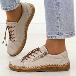 Szare skórzane półbuty damskie T.Sokolski 8207. Szare półbuty damskie Sokolski, na jesień, bez wzorów, z jeansu, biznesowe, z okrągłym noskiem, bez obcasa, na płaskiej podeszwie, bez zapięcia. Za 319.00 zł.