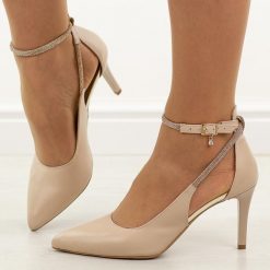 Beżowe s128 skórzane Polskie szpilki damskie Prestige 2247. Brązowe szpilki damskie Prestige, bez wzorów, ze skóry, ze szpiczastym noskiem, bez obcasa, bez zapięcia. Za 439.00 zł.