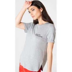 Rut&Circle T-shirt z haftem Novalie - Grey. T-shirty damskie marki Rut&Circle. W wyprzedaży za 24.28 zł.