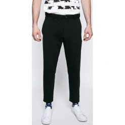Brave Soul - Spodnie. Spodnie materiałowe męskie marki Brave Soul. W wyprzedaży za 39.90 zł.