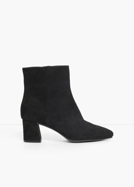 Botki na obcasie klockowym. Czarne botki damskie bonprix, eleganckie, bez obcasa, na obcasie, bez zapięcia. Za 129.99 zł.