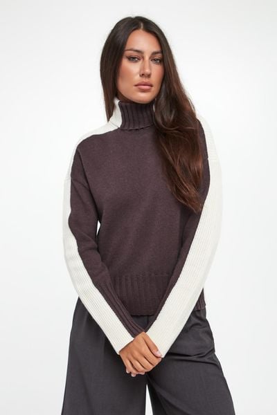 Golf damski wełniany TWINSET. Swetry damskie Twinset Milano, s, bez wzorów, z wełny, bez kołnierzyka, bez ramiączek, bez kaptura. Za 909.00 zł.