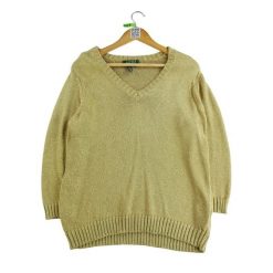 Second life - Złoty sweter damski - Stan bardzo dobry. Żółte swetry damskie Ralph Lauren, bez wzorów, bez kołnierzyka, bez ramiączek, bez kaptura. Za 118.40 zł.