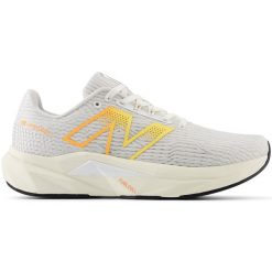 Buty damskie New Balance FuelCell Propel v5 WFCPRCF5 – szare. Szare obuwie sportowe damskie New Balance, bez wzorów, z gumy, do biegania. Za 399.99 zł.