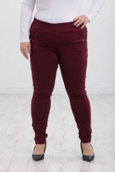 Klasyczne bordowe spodnie Nita ze zwężoną nogawką PLUS SIZE XXL. Czerwone spodnie materiałowe damskie Nasi partnerzy, plus size, bez wzorów, z elastanu. Za 159.90 zł.