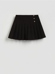 Spódnico-szorty z plisowaniem - czarny. Czarne szorty damskie Reserved, l, bez wzorów, z tkaniny. Za 139.99 zł.