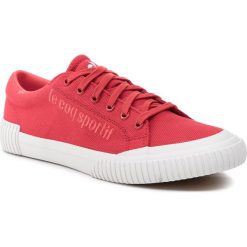 Tenisówki LE COQ SPORTIF - Dune Sport 1910544 Pure Red. Czerwone półbuty na co dzień męskie le coq sportif, bez wzorów, z gumy, sportowe, bez zapięcia. W wyprzedaży za 209.00 zł.