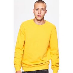 Gładka bluza BASIC - Żółty. Żółte bluzy męskie marki Cropp. Za 59.99 zł.