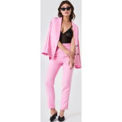 NA-KD Classic Spodnie garniturowe - Pink. Różowe spodnie materiałowe damskie NA-KD Classic. Za 121.95 zł.