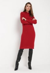Bordowa Wełniana Sukienka z Kapturem w Prążki Tyrwe. Czerwone sukienki damskie Born2be, na co dzień, bez wzorów, z jeansu, eleganckie, bez kołnierzyka, bez ramiączek, midi, proste. Za 89.99 zł.