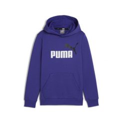 Młodzieżowa bluza z kapturem i dużym dwukolorowym logo Essentials+ PUMA. Niebieskia bluzy dla chłopców Puma, m, bez wzorów, z bawełny, z kapturem. Za 188.55 zł.