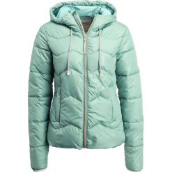 Brunotti MATHILDE Kurtka snowboardowa leafy green. Kurtki snowboardowe damskie marki Brunotti. W wyprzedaży za 530.10 zł.