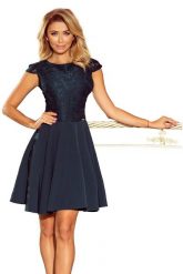 Sukienka Elegancka Rozkloszowana z Koronką - Zielona. Zielone sukienki damskie NUMOCO, l, bez wzorów, z koronki, eleganckie, bez kołnierzyka, bez ramiączek, rozkloszowane. Za 260.90 zł.