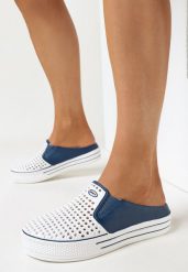 Biało-Granatowe Klapki w Sportowym Stylu z Perforacją na Zakrytym Nosku Jeily. Białe klapki damskie Born2be, bez wzorów, sportowe, bez obcasa, na obcasie. Za 29.99 zł.