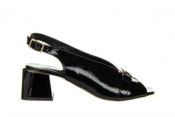 Sandały Bayla-159 4618 090-P Czarny Naplak 159140, Skóra naturalna - 36. Czarne sandały damskie Bayla, z aplikacjami, z materiału, bez obcasa, na słupku, bez zapięcia. W wyprzedaży za 224.10 zł.