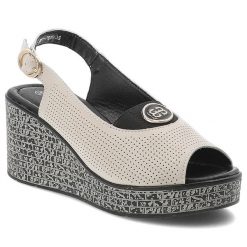 Sandały damskie S.Barski, cholewka ze skóry naturalnej licowej z perforacją z regulacją na metalową klamrę, beżowe, LR61-7010. Brązowe sandały damskie S.BARSKI, w ażurowe wzory, ze skóry, bez obcasa, na koturnie, bez zapięcia. Za 189.00 zł.