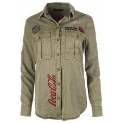 Desigual Koszula Damska Coca Cola Xs Khaki. Koszule damskie marki Desigual. W wyprzedaży za 398.00 zł.