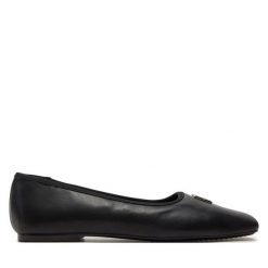 Baleriny DKNY. Czarne baleriny damskie DKNY, bez wzorów, bez obcasa. Za 399.99 zł.