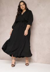 Czarna Kopertowa Sukienka z Gumką i Paskiem w Talii Zdobiona Plisowaniem Kaylina. Czarne sukienki damskie Renee, l, z aplikacjami, bez kołnierzyka, plus size, bez ramiączek, maxi, kopertowe. Za 79.99 zł.