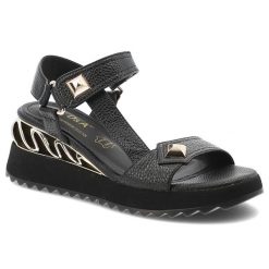 Sandały damskie S.Barski, ze skóry naturalnej na grubej platformie z ozdobnymi złotymi detalami, czarne, CR61-3070. Czarne klapki damskie S.BARSKI, bez wzorów, ze skóry, bez obcasa, na koturnie, bez zapięcia. Za 289.00 zł.