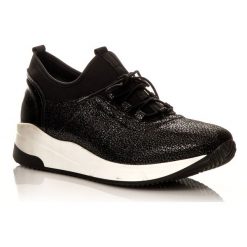 POLSKIE PÓŁBUTY SNEAKERSY NOWY WZÓR 3865 SKÓRA CZARNE. Czarne półbuty damskie CALZADO, bez wzorów, ze skóry, bez obcasa, bez zapięcia. W wyprzedaży za 269.99 zł.